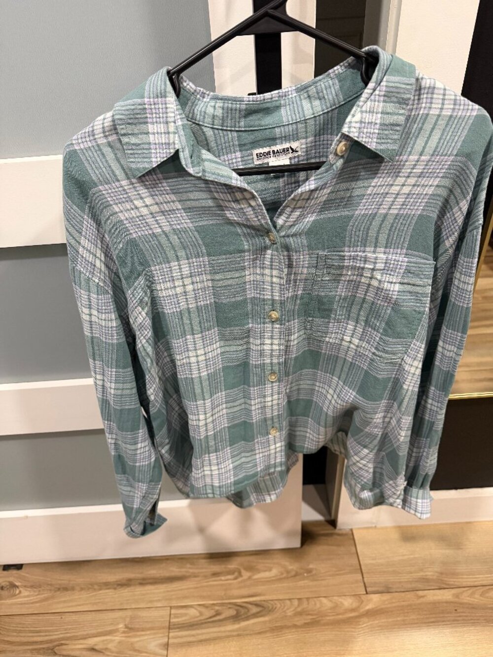 NWOT Eddie Bauer Cropped L/S Plaid sz L